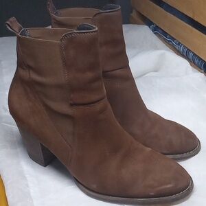 Paul Green women's ankle boots size 5.5